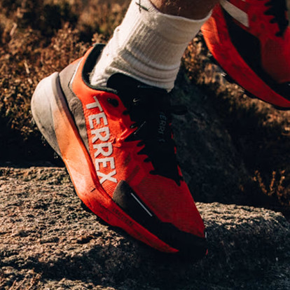 Adidas Terrex Agravic 3: La Zapatilla de Trail Running que Une Agarre, Velocidad y Comodidad